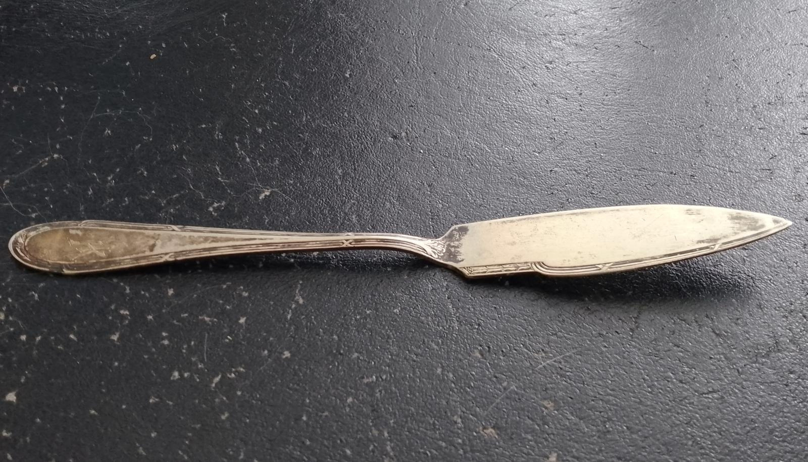 Knife_001.jpg
