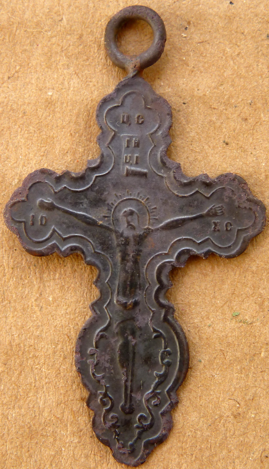 Крест бронзовый н19 в аверс копия.jpg