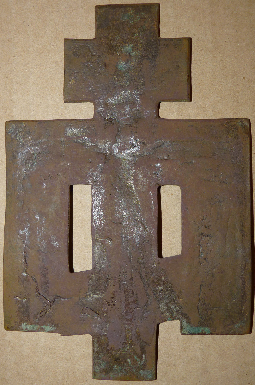 Киотный крест с предстоящими 2 копия.jpg