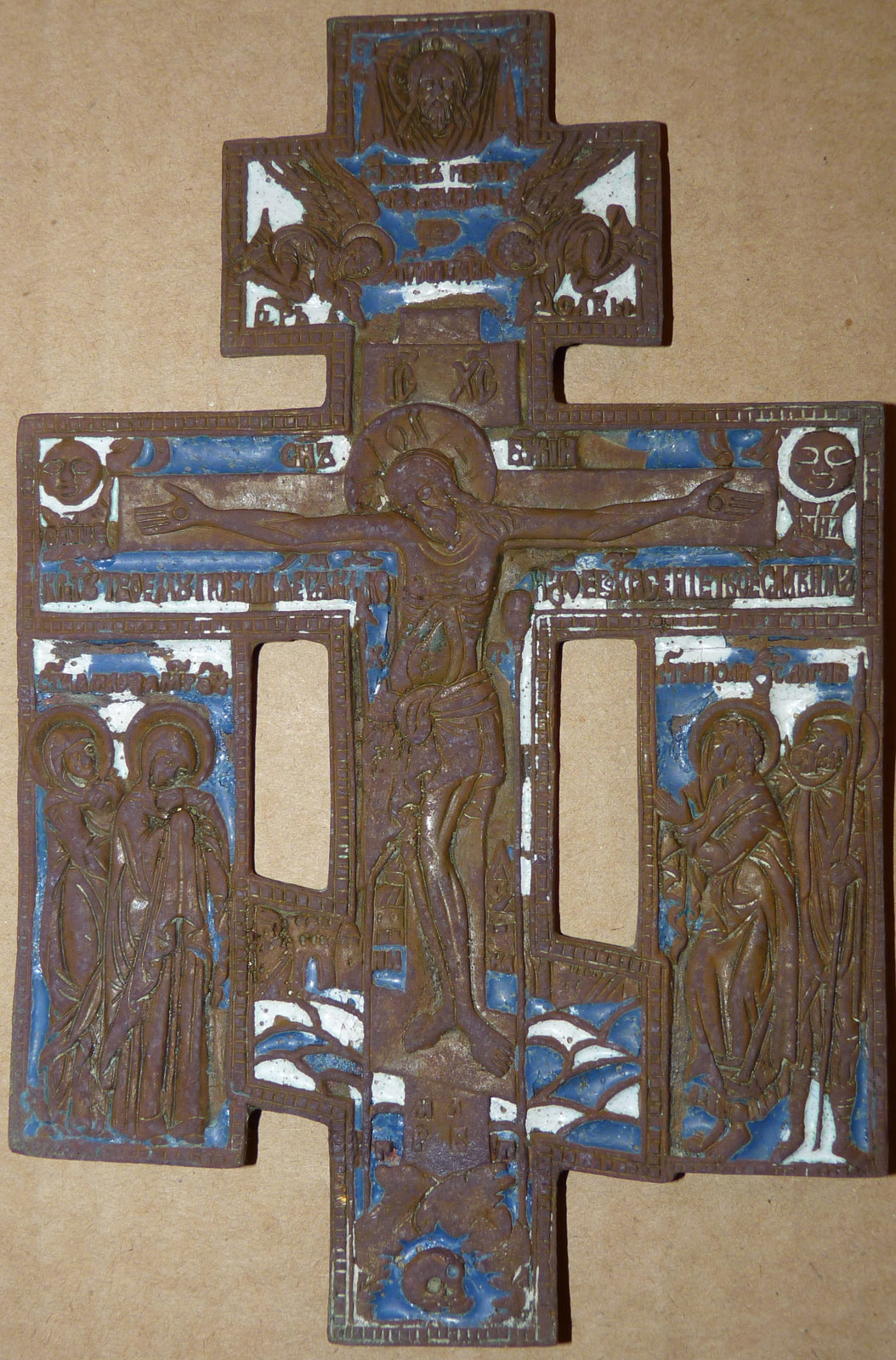 Киотный крест с предстоящими 1 копия.jpg